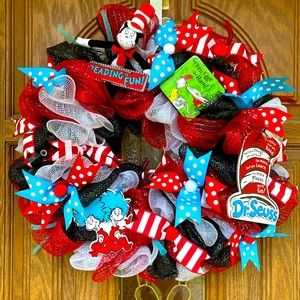 Reading is fun cat in the hat wreath  great for a TEACHER APPRECIATION GIFT !!!